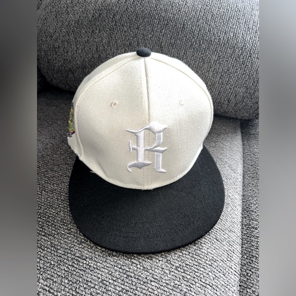 Men Cap - Picture 1 of 6